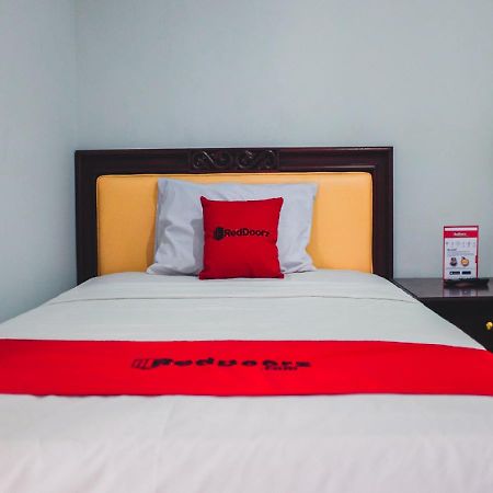 Reddoorz Plus @ Helvetia 棉兰 外观 照片
