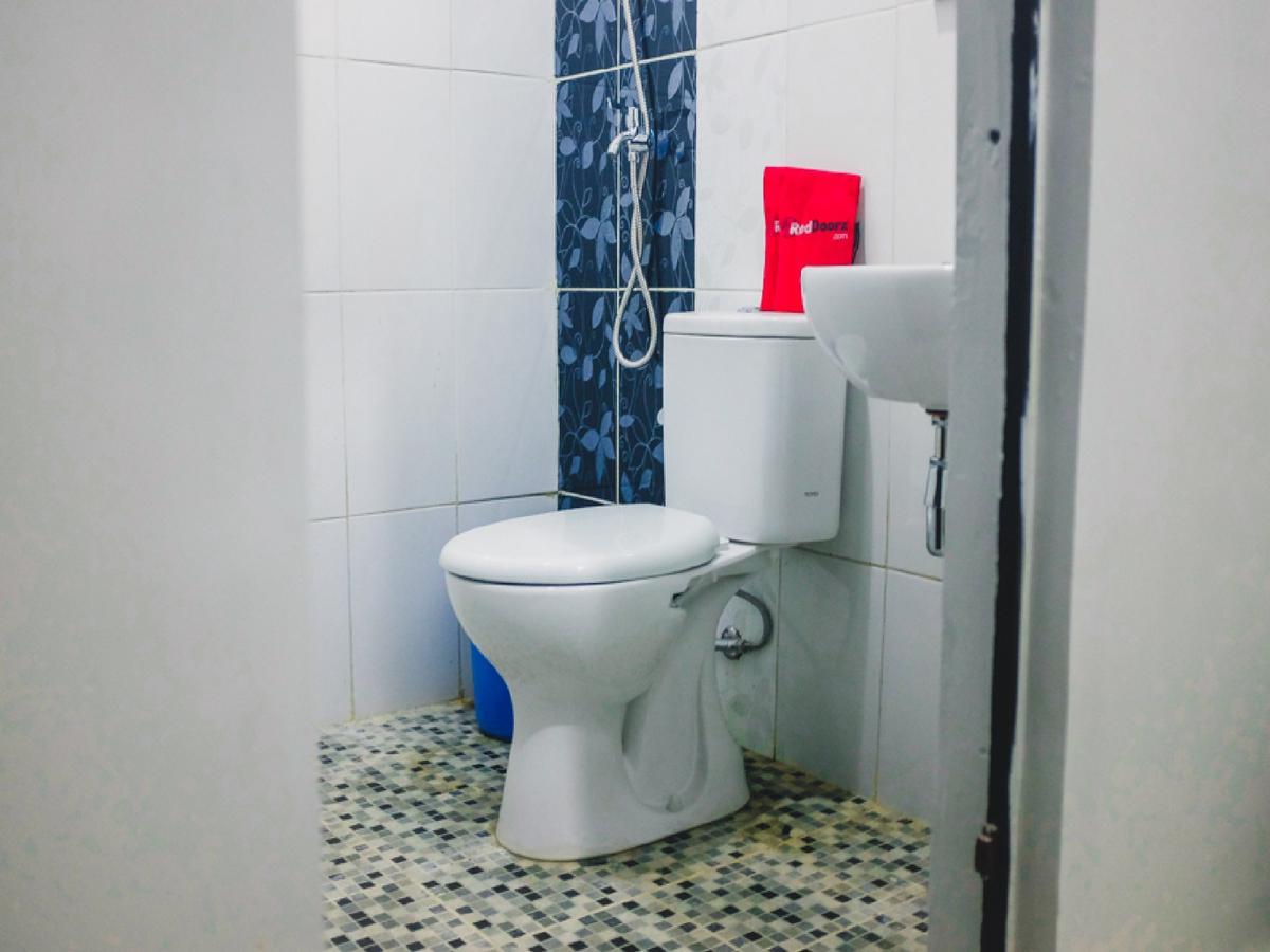 Reddoorz Plus @ Helvetia 棉兰 外观 照片