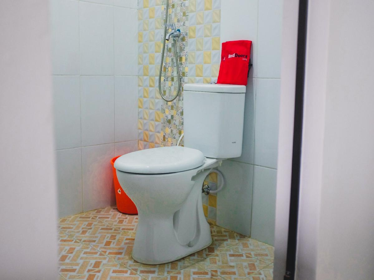 Reddoorz Plus @ Helvetia 棉兰 外观 照片